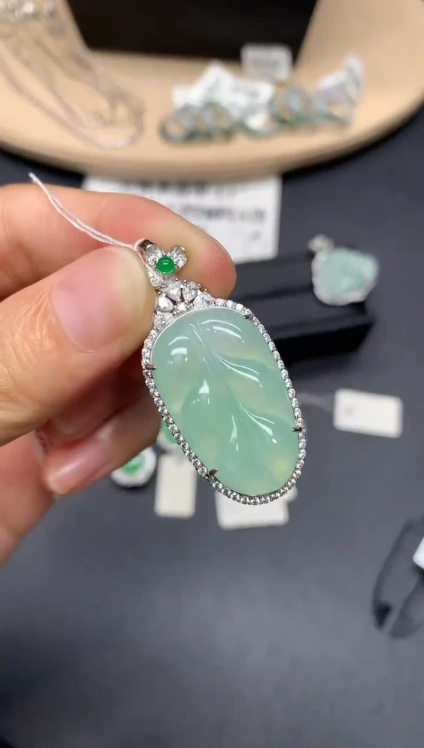 翡翠银S925镶嵌吊坠(不含链)叶子【无服务费】