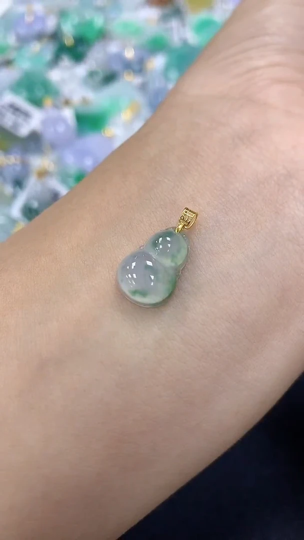 颈饰18K金镶嵌翡翠a货假一赔三支持复检百元上9元证书费自理