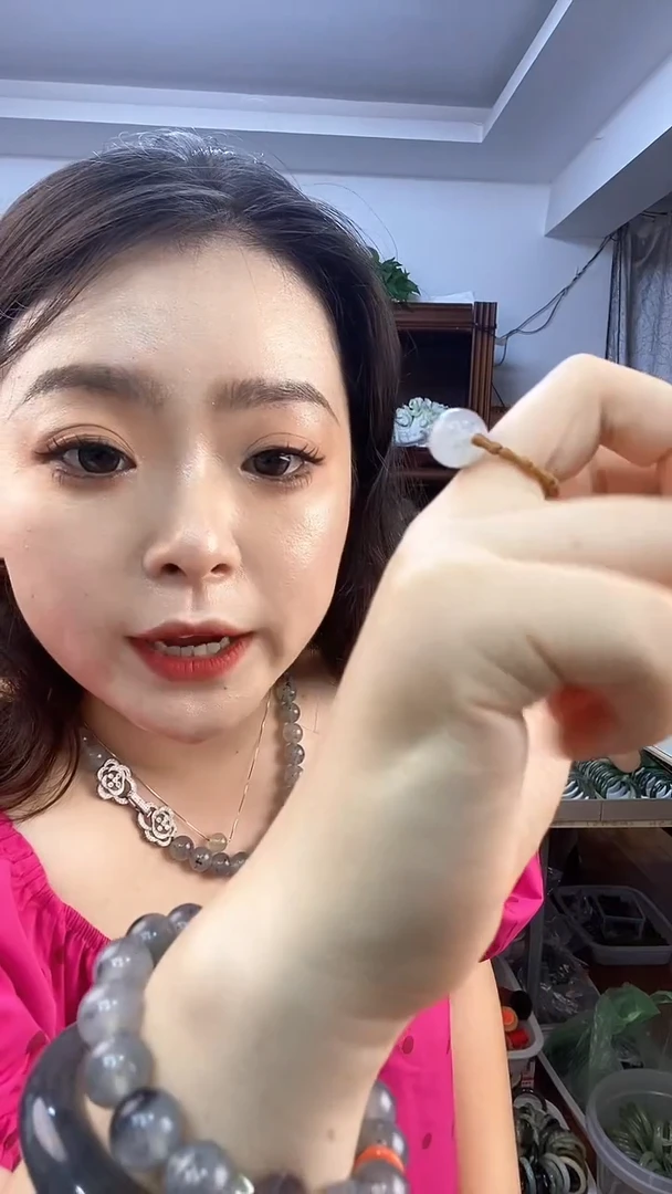 蛇纹石玉未镶嵌烟紫戒指多样性发货其中之一