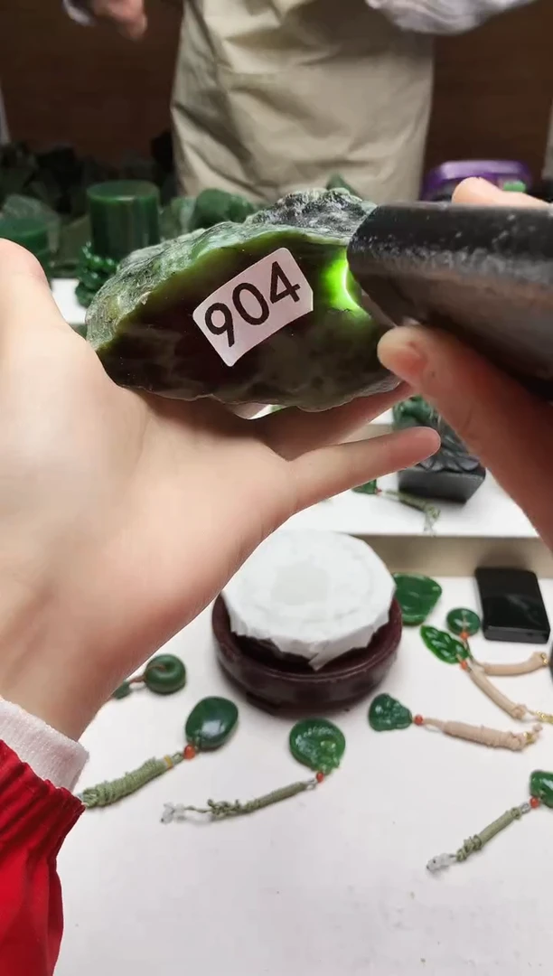 未镶嵌和田玉挂件1