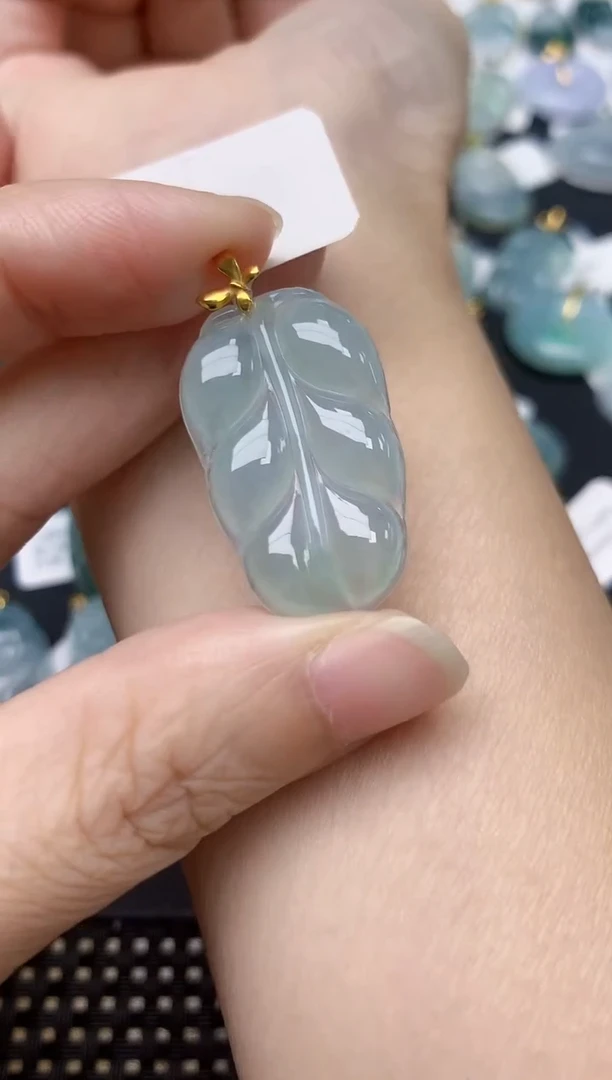 颈饰18K金镶嵌翡翠天然缅甸A货翡翠