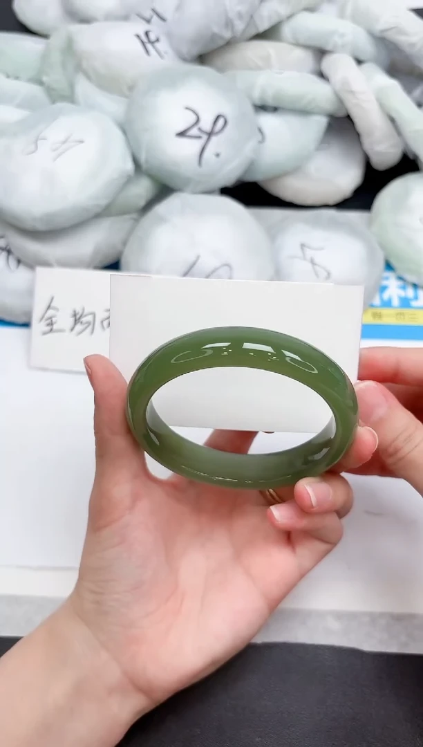 未镶嵌手镯石英质玉301-62.3