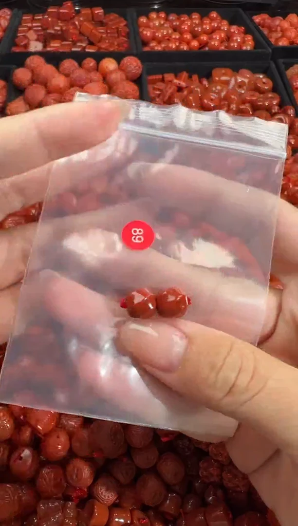 南红玛瑙未镶嵌颈饰1