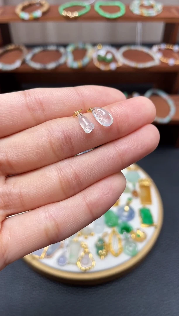 【闪购商品】翡翠吊坠(不含链)18K金镶嵌2个  JK649