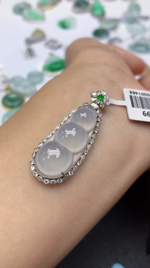 颈饰18K金镶嵌翡翠天然缅甸a货翡翠百元以上9元证书费自理