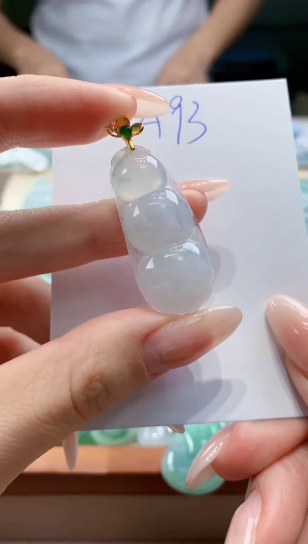 翡翠未镶嵌颈饰天然A货翡翠挂件