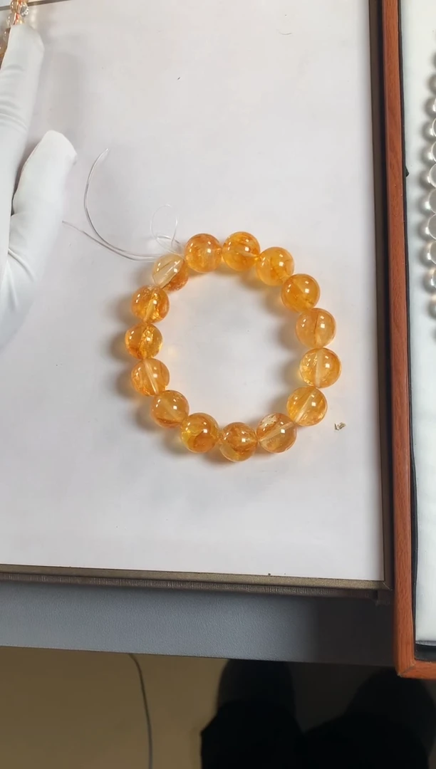 水晶手串未镶嵌蝴蝶黄胶花手串