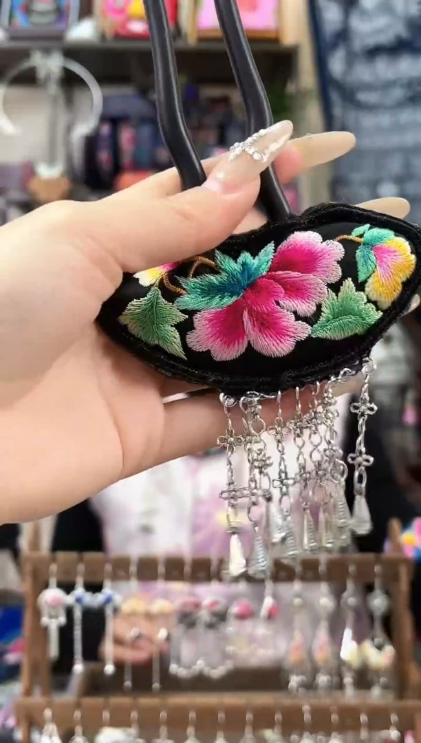 织绣民族风非遗老绣苗银饰品220