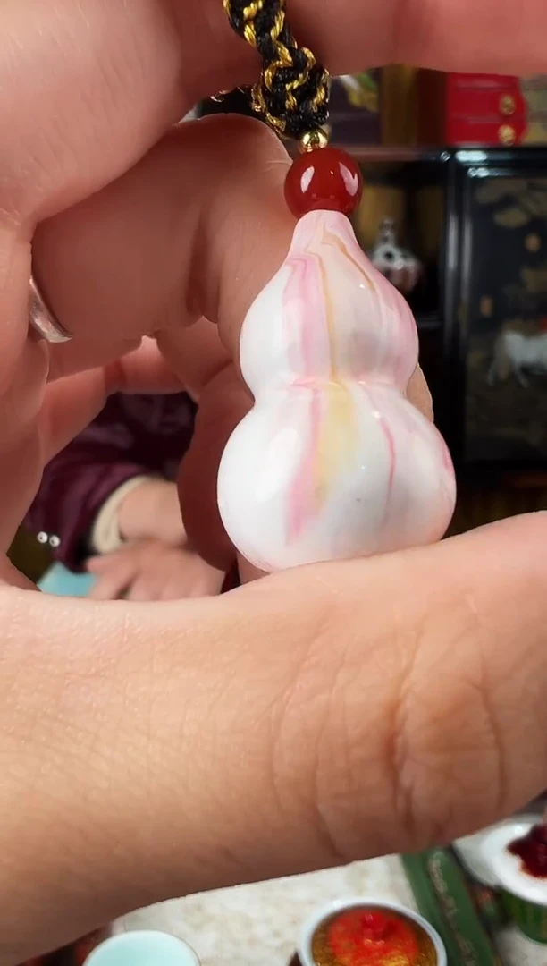 粉白葫芦吊坠项链-太古大漆