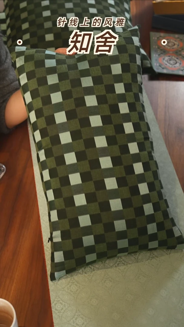 腰枕············