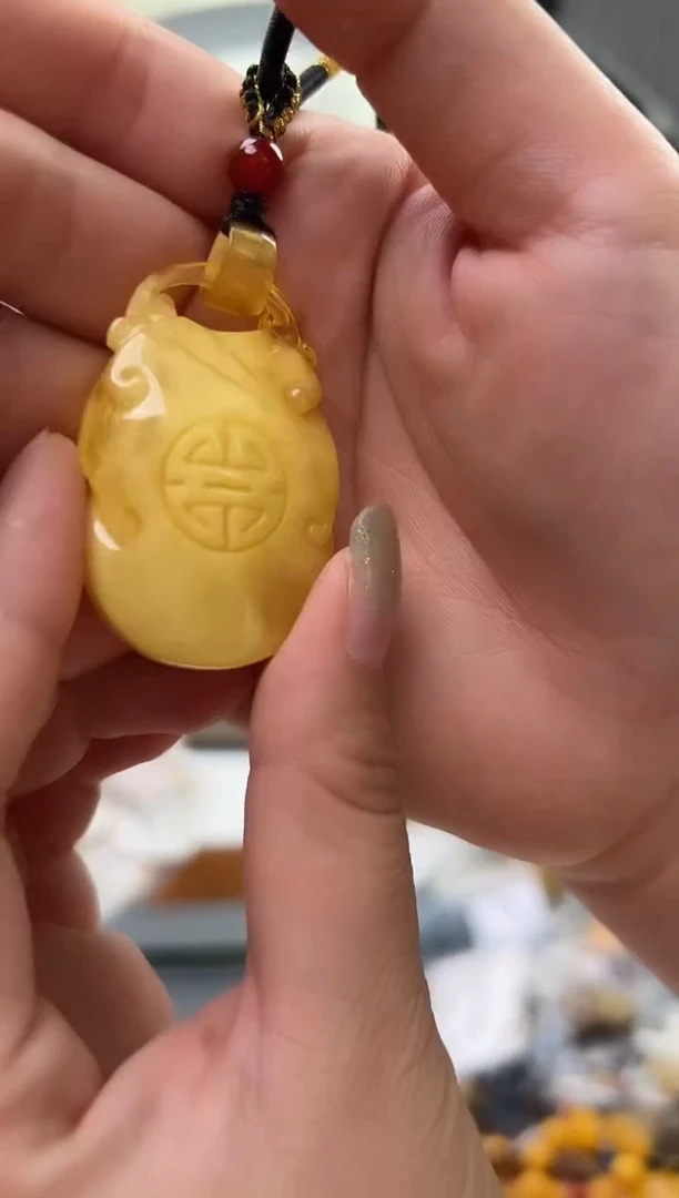 未镶嵌蜜蜡裸石琥珀蜜蜡吊坠
