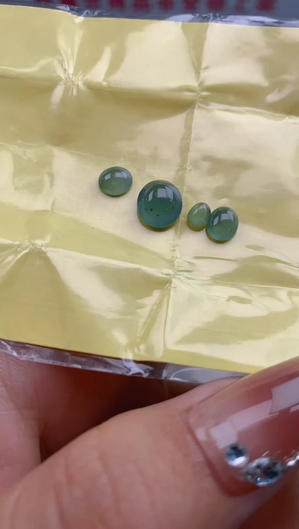 翡翠裸石天然翡翠蛋面38