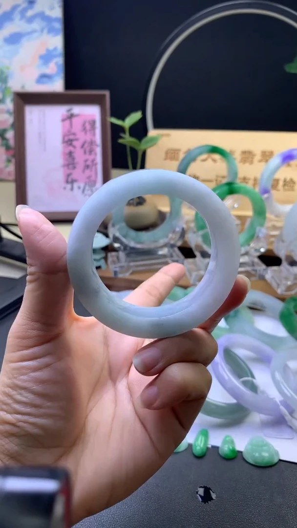 未镶嵌翡翠手镯定制翡翠手镯定制