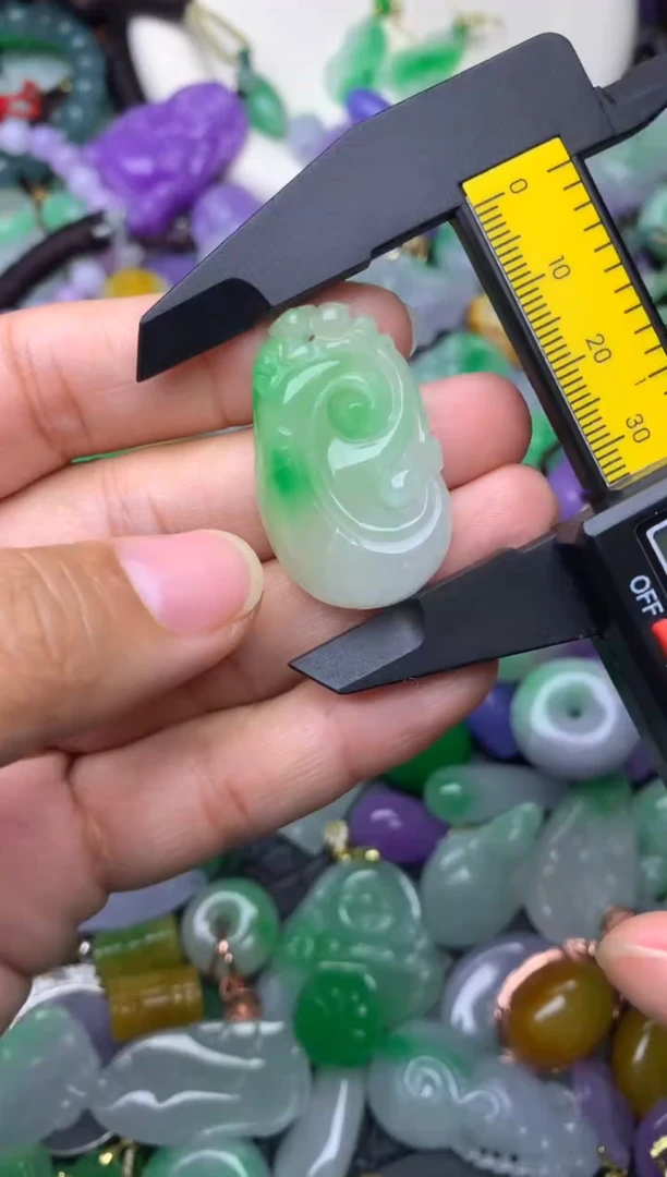 颈饰未镶嵌翡翠缅甸翡翠吊坠