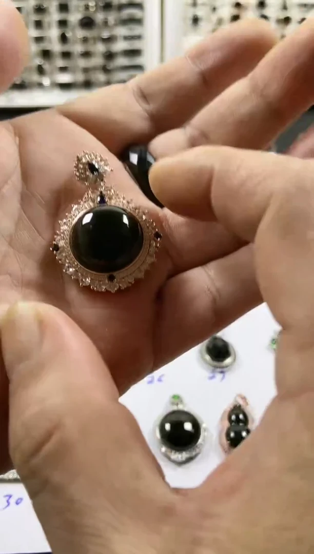 吊坠(赠链)银S925镶嵌翡翠蛋面