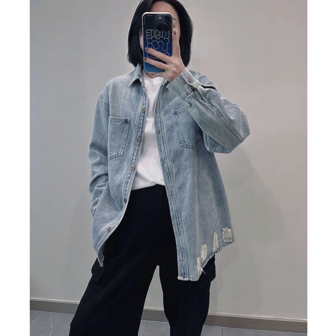 W571小CC时尚穿搭2025春款设计感磨破独特洋气宽松休闲牛仔衬衫