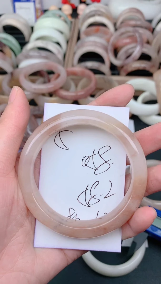 未镶嵌手镯石英质玉058