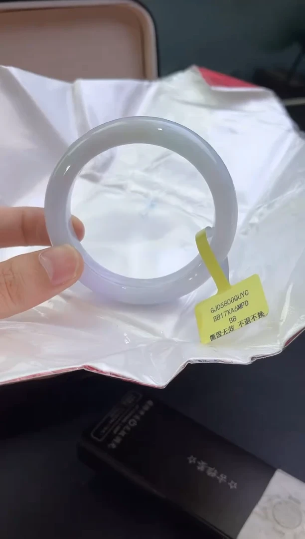 翡翠手镯未镶嵌 翡翠手镯