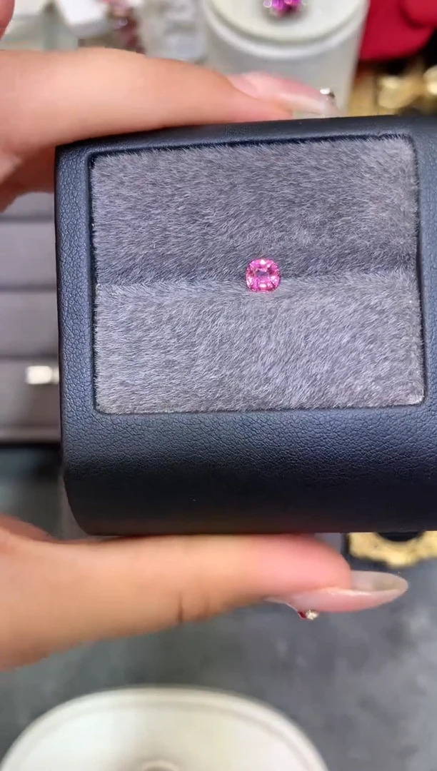 裸石尖晶石枕型 蔷薇色调 0.47ct