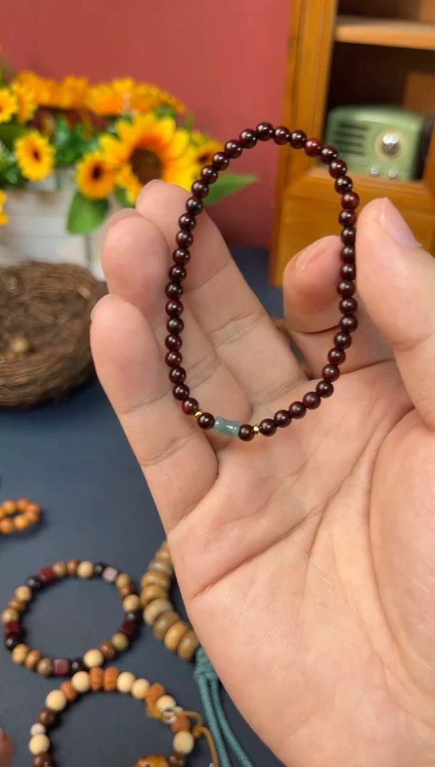 非洲檀香无事牌小叶紫檀4mm单圈+蓝翡竹节