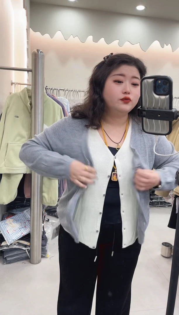 胖妞馆大码女装-灰色假两件拼白色开衫
