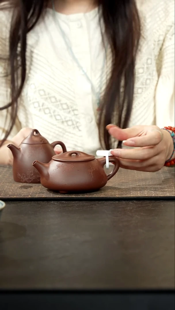 茶壶紫砂底槽青满瓢刻绘松200cc