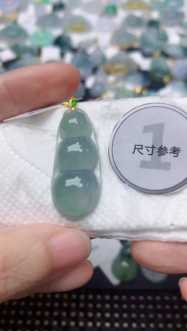 颈饰18K金镶嵌翡翠天然缅甸A货翡翠