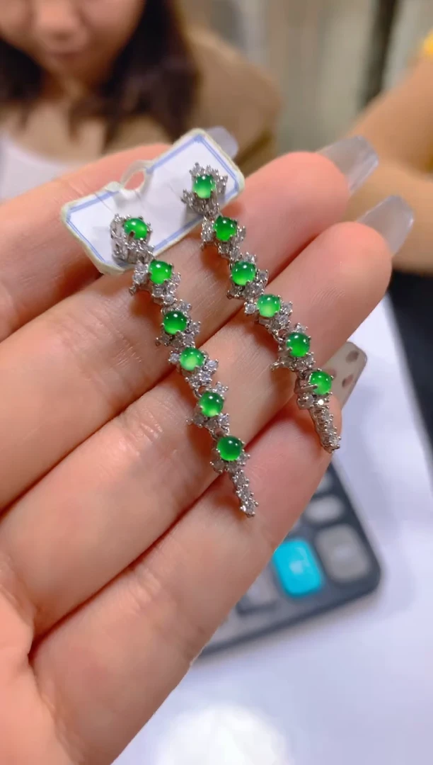 未镶嵌翡翠耳饰多样性发一