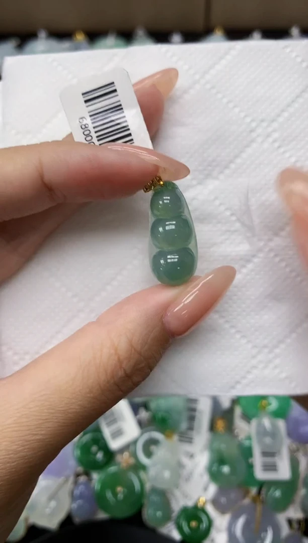 颈饰18K金镶嵌翡翠11111111111