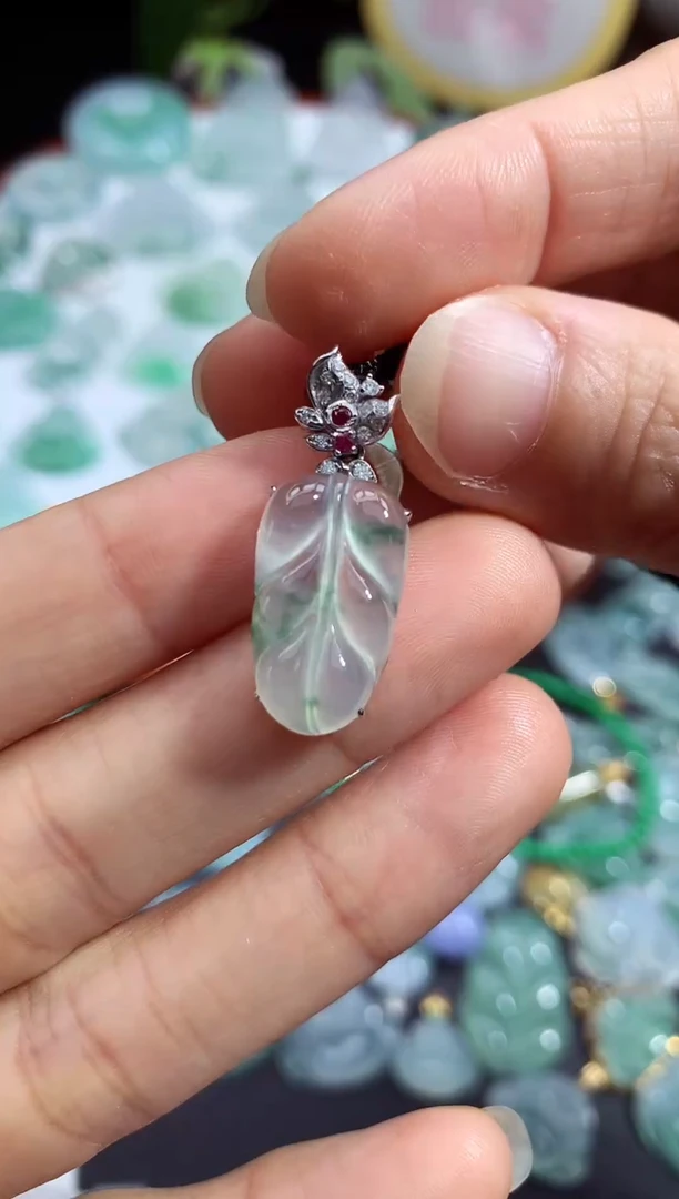 颈饰未镶嵌翡翠叶子