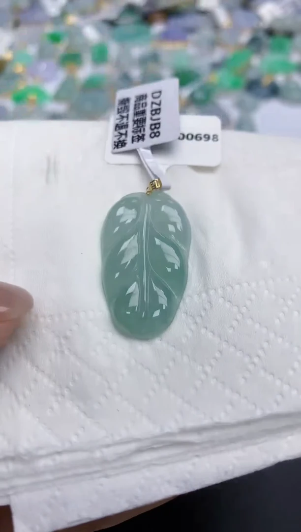 【闪购商品】翡翠颈饰18K金镶嵌天然缅甸翡翠A货