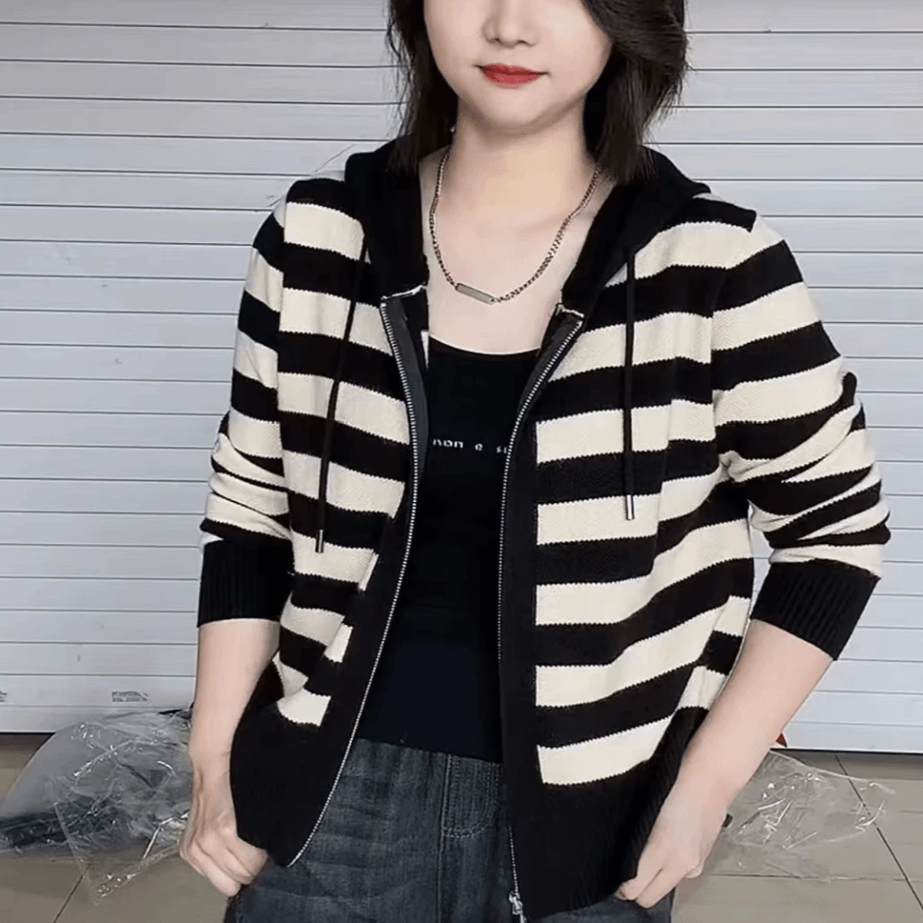 【现货】秋冬季网红新款简约条纹气质减龄开衫休闲连帽针织妈妈外套