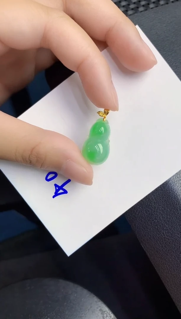 翡翠18K金镶嵌颈饰0000000000