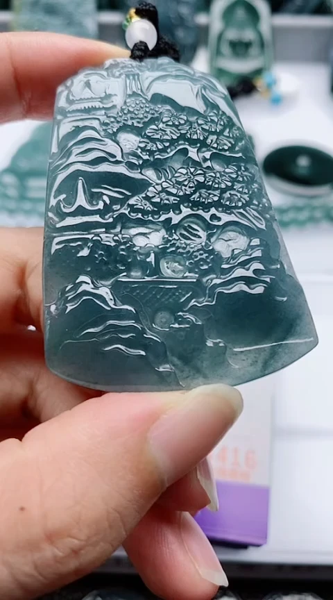 颈饰未镶嵌翡翠