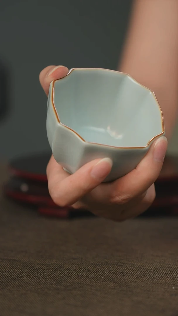 无底款 四瓣葵口杯 汝瓷 主人杯