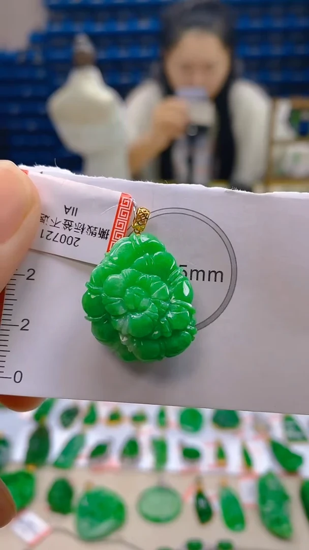 颈饰18K金镶嵌翡翠新号开播 全场乱卖