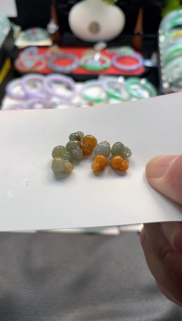 未镶嵌戒指翡翠怦***?25号链接 有纹裂