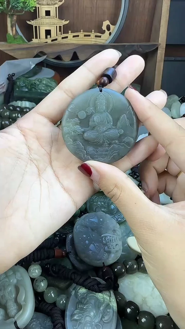 颈饰未镶嵌和田玉1