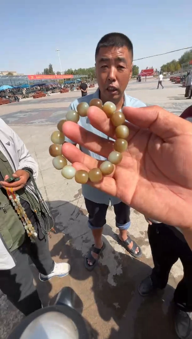 未镶嵌和田玉（糖玉）挂件和田玉