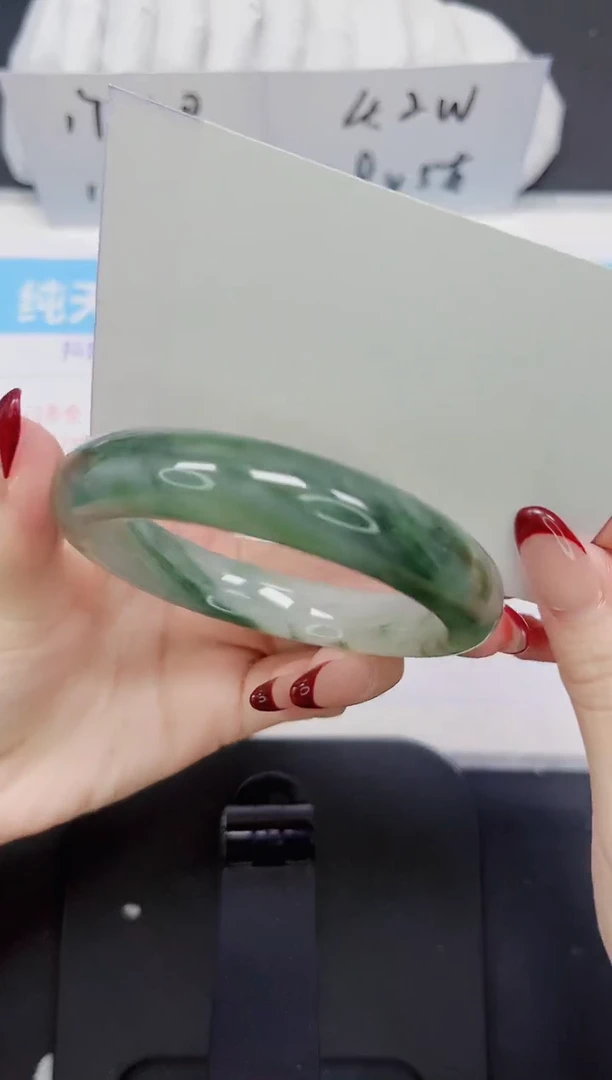 【闪购商品】石英质玉手镯未镶嵌343