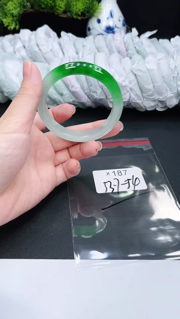 未镶嵌手镯翡翠187
