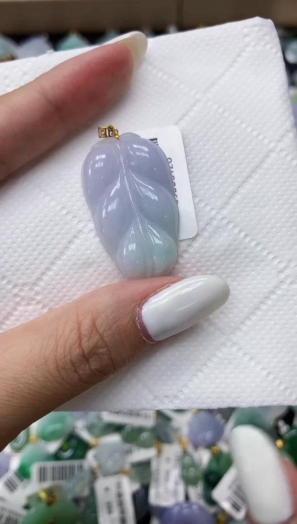 颈饰18K金镶嵌翡翠11111111111