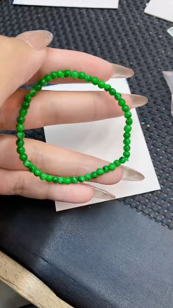 颈饰未镶嵌翡翠1