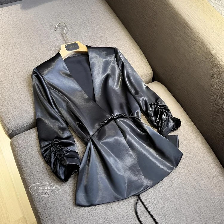 V领盘扣缎面醋酸西装女法式抽褶七分袖衬衫女2025春夏季爆款上衣