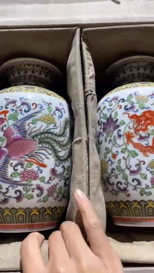 香榧木一对龙凤瓶子