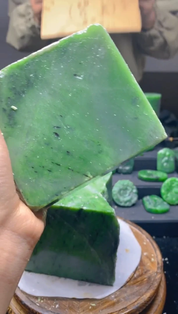 未镶嵌和田玉珠宝半成品1