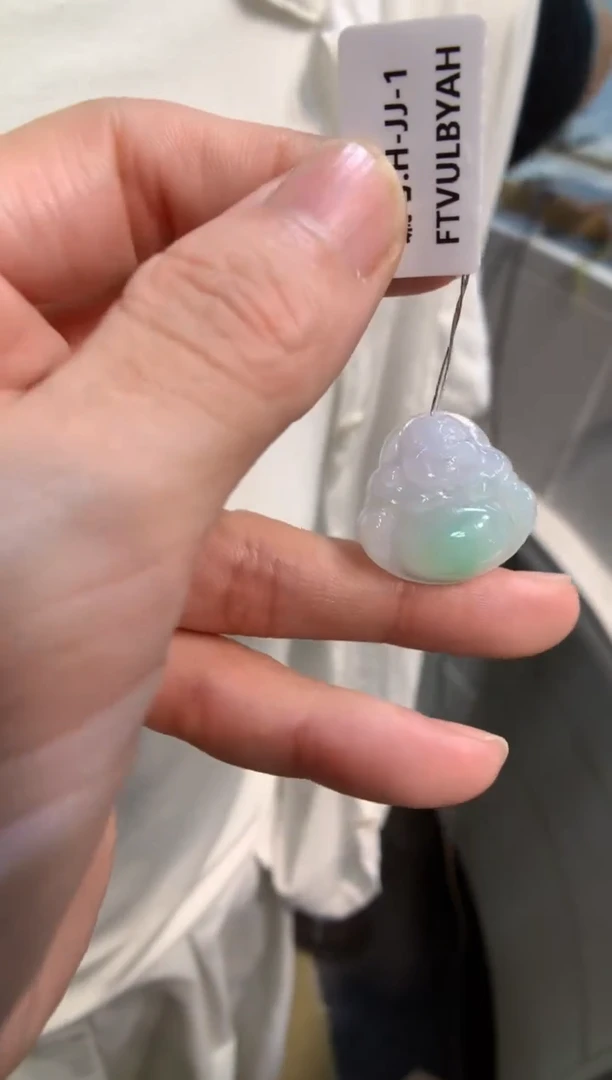 颈饰未镶嵌翡翠佛公