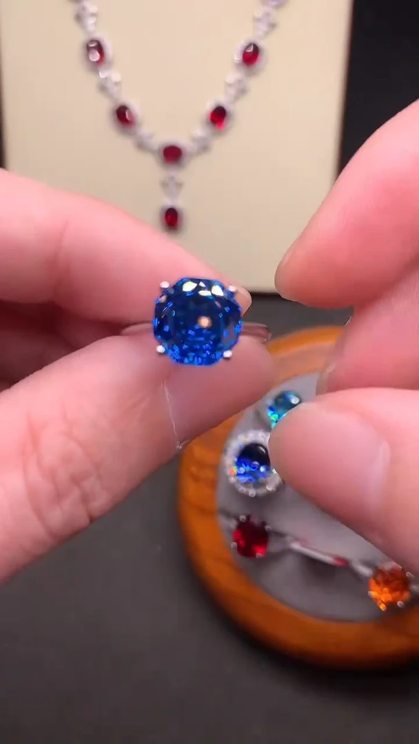 银S925镶嵌戒指托帕石.......