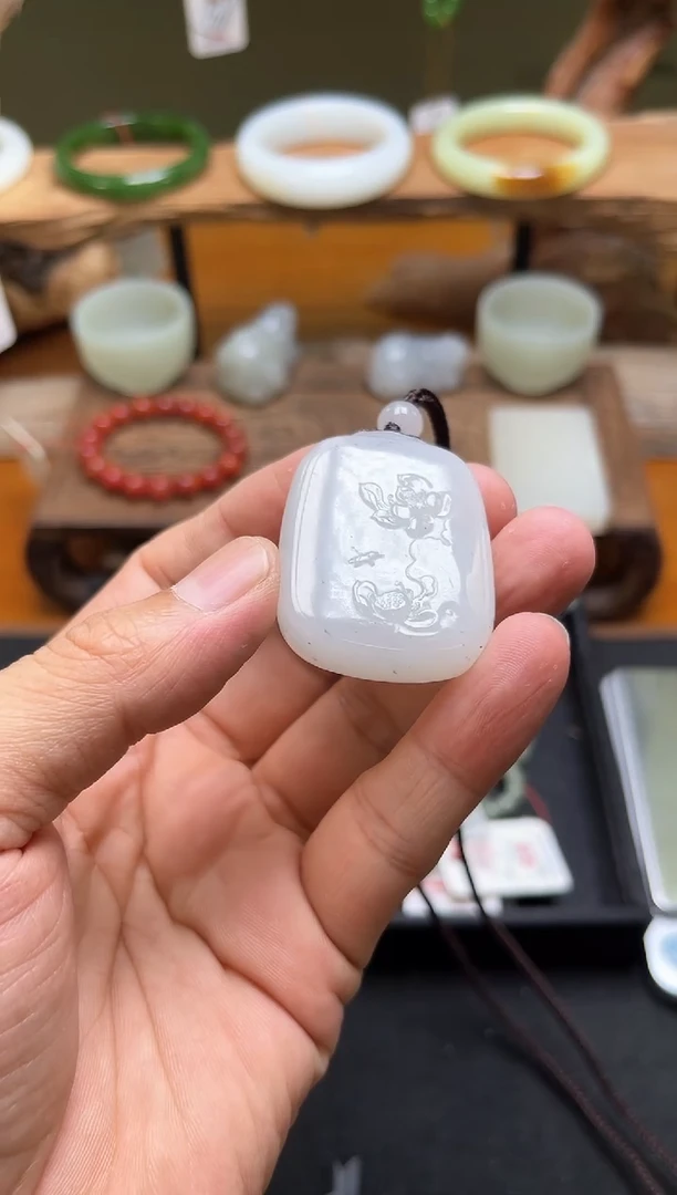 吊坠(不含链)未镶嵌和田玉新疆黑山 花开富贵