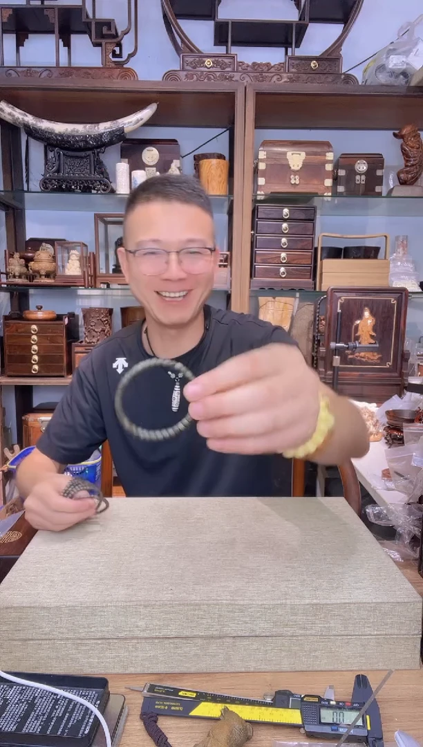 乌木类书架219老山檀阴沉4*5单圈手串